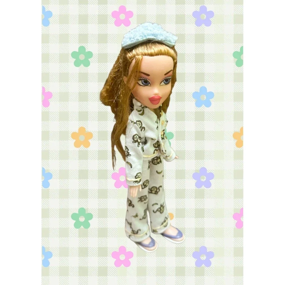MGA Entertainment  vintage Bratz Cloe doll